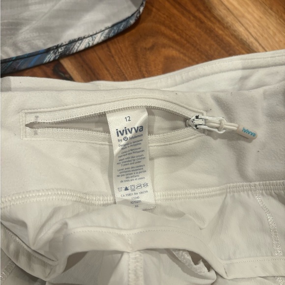 Grey tye dye Ivivva shorts - Picture 3 of 4